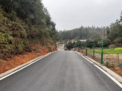 農(nóng)村公路提質(zhì)升級鋪就鄉(xiāng)村振興便民路